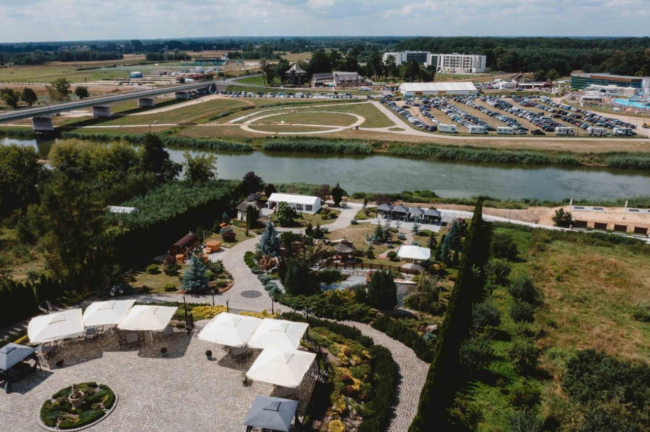 Palac Uniejow Exterior photo