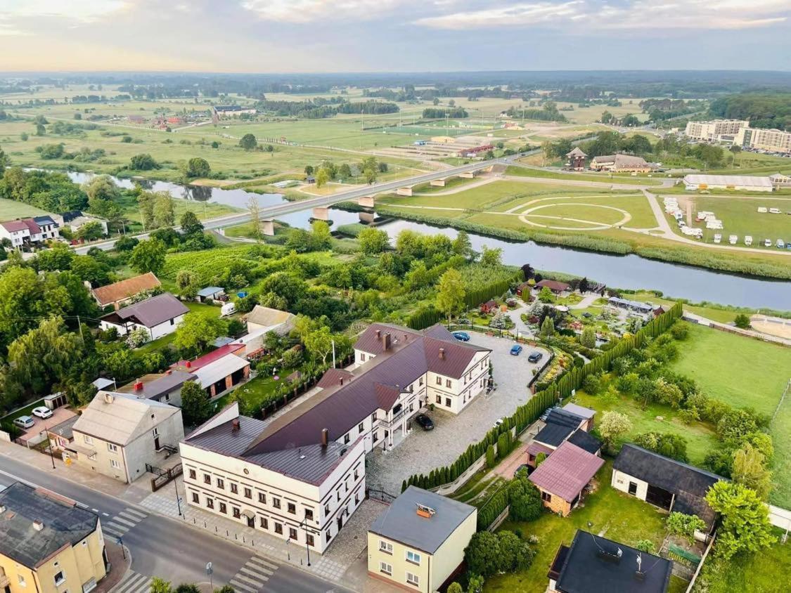 Palac Uniejow Bed & Breakfast Exterior photo